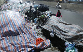 Dân phong tỏa bãi rác Nam Sơn: Hà Nội chỉ đạo khẩn giải quyết vụ việc