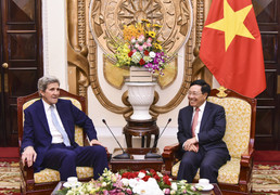 Cựu Ngoại trưởng Mỹ John Kerry sang thăm Việt Nam