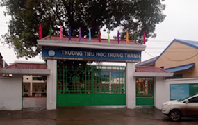 Video: Phụ huynh tố giáo viên bắt học sinh tự tát 50 cái vào mặt