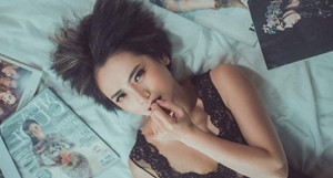 'Em gái Công Lý' khoe hình gợi cảm