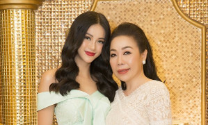 Ngạc nhiên với món quà Phương Khánh dành tặng NTK Linh San trong ngày Giỗ tổ nghề may