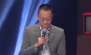 MC Lại Văn Sâm lần đầu tiên bật khóc trên sóng truyền hình