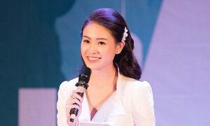 Người đẹp truyền thông Phùng Bảo Ngọc Vân gây ấn tượng mạnh khi làm MC tọa đàm khởi nghiệp