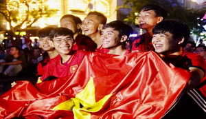 Phố đi bộ Nguyễn Huệ làm đường hoa, dân TP.HCM tập trung xem trận Việt Nam - Jordan ở đâu?