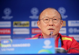 Báo châu Á chê tuyển Việt Nam phòng ngự tiêu cực, HLV Park Hang Seo đáp trả đanh thép