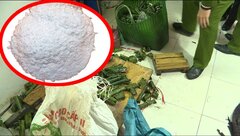 Clip: Bắt quả tang cơ sở dùng hàn the sản xuất giò ở Hà Nội