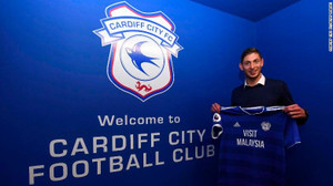 Máy bay chở ngôi sao Ngoại hạng Anh mất tích trên biển