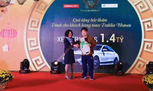 Lộ diện chủ nhân liền kề Dahlia Homes – Gamuda Gardens trúng ô tô Mercedes C200