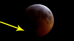 Hình ảnh tuyệt đẹp chưa từng có trong lần nguyệt thực toàn phần vừa xảy ra