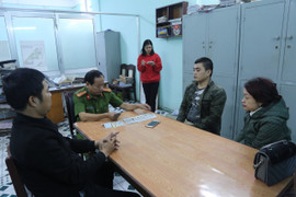 3 thanh niên Hà Nội trả lại 1.600 USD cho người đánh rơi ở Đà Nẵng