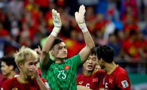 Cộng đồng mạng hối thúc tuyển Việt Nam: 'Về ăn Tết thôi các em'