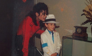 Phim tố cáo Michael Jackson lạm dụng tình dục trẻ em gây rúng động