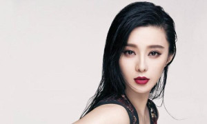 Sau nhiều ồn ào, Phạm Băng Băng từ bỏ vị trí người đại diện của công ty trốn thuế