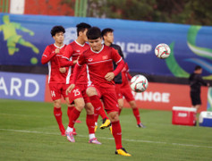 Một cầu thủ Việt Nam được báo châu Á khuyên nên ra nước ngoài ngay lập tức