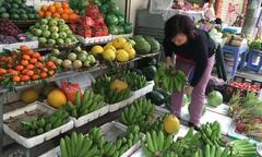 Đồ cúng ông Công, ông Táo ở phố cổ Hà Nội: 120.000 đồng/nải chuối xanh