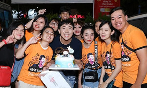 Fan bí mật đến phòng chiếu phim tổ chức sinh nhật sớm cho Trấn Thành