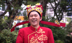NSƯT Hoài Linh hóa thần Tài, phát lì xì cho hàng nghìn khán giả