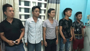 Khởi tố băng nhóm cho vay nặng lãi dưới hình thức mua điện thoại trả góp