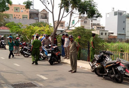 Thi thể bé trai còn nguyên dây rốn bên lề đường ở Đắk Lắk