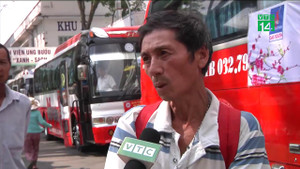 Ấm lòng chuyến xe 0 đồng chở bệnh nhân nghèo về quê đón Tết