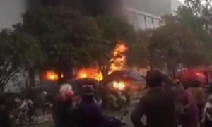 Clip: Chợ lớn nhất Thái Nguyên bốc cháy ngùn ngụt ngày cận Tết