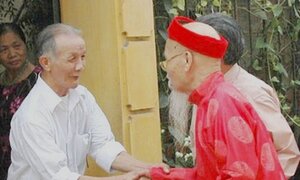 Chọn tuổi xông nhà năm Kỷ Hợi để phát lộc, bình an