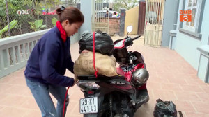 'Nữ hoàng nhảy xa' Bùi Thị Thu Thảo bán khoai lang lo Tết