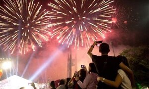 Miền Bắc đón giao thừa trong mưa xuân