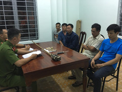 Bị phát hiện đốt pháo, người đàn ông đánh công an rồi bỏ trốn ngày đầu năm Kỷ Hợi 2019