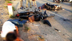 Cà Mau: Xe máy đâm nhau thảm khốc, 4 người thương vong