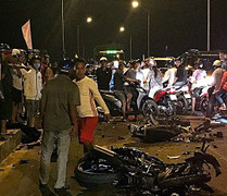 Xe máy đối đầu đêm mùng 4 Tết, 2 người chết thảm ở Bình Thuận