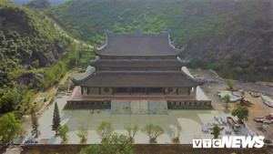 Những báu vật ít người biết về ngôi chùa lớn nhất thế giới ở Hà Nam