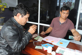 Nhà xe trả lại cả tỷ đồng cho hành khách đánh rơi