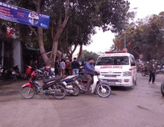 Cán bộ ngân hàng nghi ngáo đá vác dao chém bố mẹ sau buổi liên hoan lớp