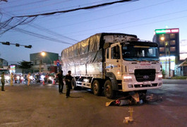 Va chạm với xe tải, người đàn ông đi xe máy chết thương tâm