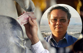 Nhét tiền vào tay Phật là lú lẫn, lợi dụng tôn giáo kiếm tiền coi chừng nghiệp báo