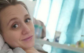 Kỳ diệu: Đưa thai nhi ra khỏi bụng mẹ để chữa bệnh rồi đưa trở lại