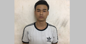 Bắt thanh niên 9X xách kiếm, súng bắn điện đi trả thù