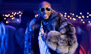 Ca sĩ R. Kelly lộ clip nóng tấn công tình dục cô gái 14 tuổi