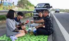 Phạt 5,5 triệu đồng với tài xế dừng xe, mở tiệc trên cao tốc Nội Bài - Lào Cai