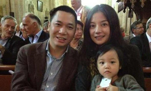 Chỉ với 1 hành động, Triệu Vy đập tan nghi vấn ly thân với Huỳnh Hữu Long