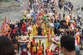 Cận cảnh nghi thức rước nước tại ngôi chùa lớn nhất thế giới ở Hà Nam