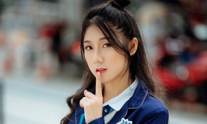 Nữ sinh xinh đẹp Học viện Tài chính hóa ‘học sinh cấp 3’ khiến người đối diện khó rời mắt