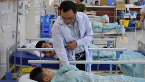 21 học sinh nhập viện cấp cứu sau bữa trưa tại nhà cô giáo ở Đồng Nai