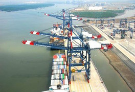 Tái khởi động cảng Container nước sâu lớn nhất Việt Nam sau 9 năm trì hoãn