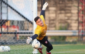 Văn Lâm ra sức tập luyện, chờ ra mắt Thai League