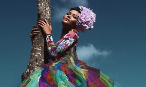 Cười ngất với hậu trường leo cây cực lầy để chụp ảnh của H’Hen Niê