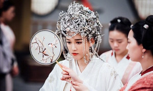 'Độc Cô hoàng hậu' của Trần Kiều Ân bị la ó và chế nhạo