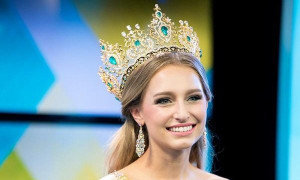 Cố tình đi thi Hoa hậu lần nữa, Hoa hậu Hòa bình Quốc tế 2015 bị tước vương miện