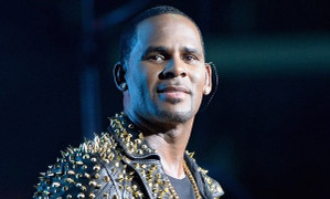 Sau 20 năm trốn tội, R. Kelly bị truy bắt vì lạm dụng tình dục hàng loạt trẻ vị thành niên